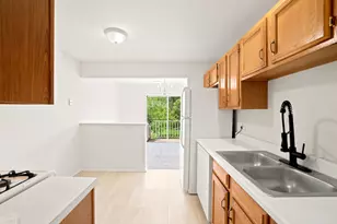 2326 Knollwood Ct, Schaumburg, IL 60194 - Photo 12