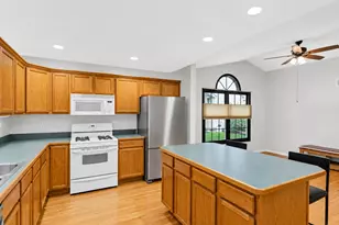 246 Red Hawk Rd, Hampshire, IL 60140 - Photo 10