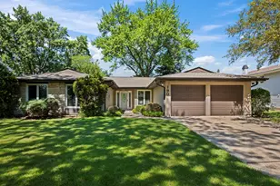 190 S Circle Ave, Bloomingdale, IL 60108 - Photo 1