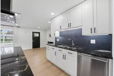 231 Saint Marys Parkway, Buffalo Grove, IL 60089 - Photo 8