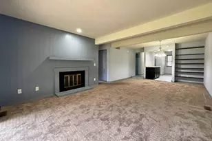 2157 Harbor Town Cir, Champaign, IL 61821 - Photo 6