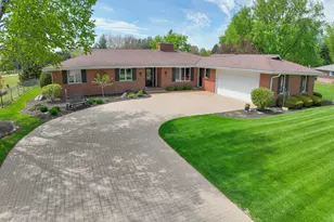 704 N First St, Elburn, IL 60119 - Photo 2