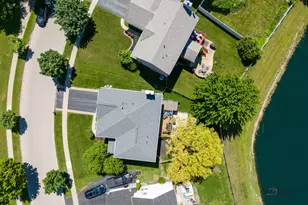 370 Ashford Ln, Grayslake, IL 60030 - Photo 44