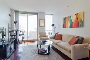645 N Kingsbury St, Chicago, IL 60610 - Photo 2