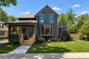 208 Dundee Ave, Barrington, IL 60010 - Photo 1