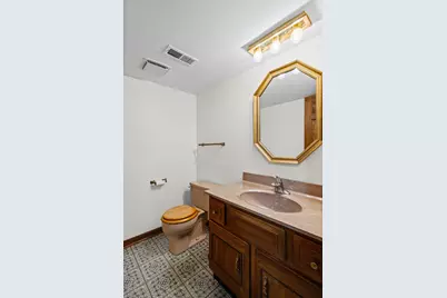 101 Carrol Gate Road, Wheaton, IL 60189 - Photo 18