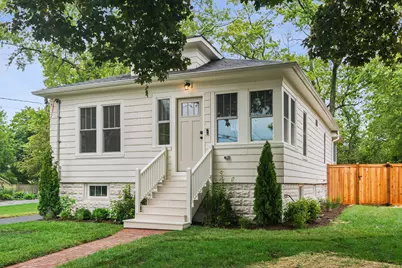 209 Raymond Avenue, Barrington, IL 60010 - Photo 1