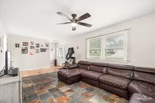 1108 Edwards Ave, Saint Charles, IL 60174 - Photo 4