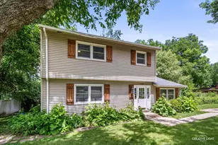 1108 Edwards Ave, Saint Charles, IL 60174 - Photo 2