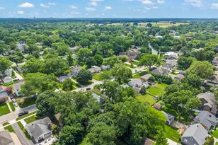 1020 S Gables Blvd, Wheaton, IL 60189 - Photo 32