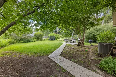 1020 S Gables Boulevard, Wheaton, IL 60189 - Photo 22