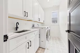 2638 W Superior St, Chicago, IL 60612 - Photo 24