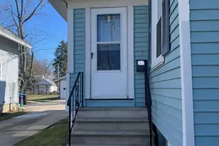 739 Iowa Ave, Aurora, IL 60506 - Photo 2