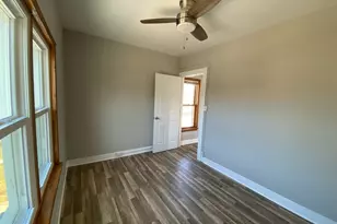 739 Iowa Ave, Aurora, IL 60506 - Photo 6