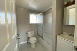 739 Iowa Ave, Aurora, IL 60506 - Photo 8
