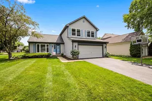 1135 Stonebridge Ct, Elgin, IL 60120 - Photo 2
