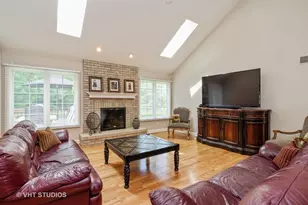 20 Lochbrook Ln, Inverness, IL 60010 - Photo 2