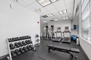 330 W Grand Ave, Chicago, IL 60654 - Photo 22