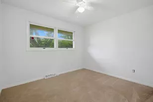 109 N 3rd St, Colona, IL 61241 - Photo 14