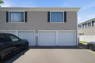 1130 Cove Dr, Prospect Heights, IL 60070 - Photo 2