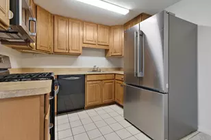 117 Cotuit Ct, Schaumburg, IL 60193 - Photo 2