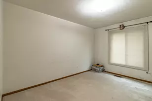 906 Cross Creek Dr, Roselle, IL 60172 - Photo 14