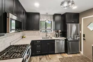 383 Park Ave, Wheeling, IL 60090 - Photo 4