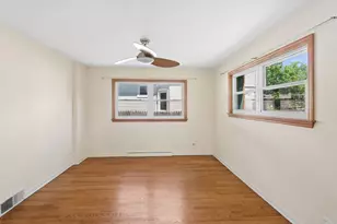 324 Asbury Ave, Evanston, IL 60202 - Photo 6