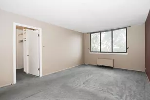 2000 St Regis Dr, Lombard, IL 60148 - Photo 12