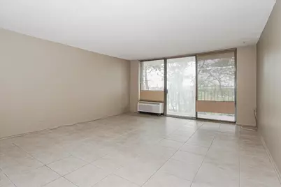 2000 Saint Regis Drive #6J, Lombard, IL 60148 - Photo 4