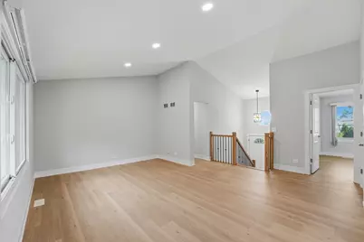 136 Edgewater Drive, Crystal Lake, IL 60014 - Photo 6