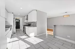 2017 E Seneca Ln, Mount Prospect, IL 60056 - Photo 10
