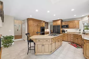 449 Farnham Ln, Wheaton, IL 60189 - Photo 8