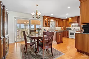 2025 Ivy Ct, Schaumburg, IL 60194 - Photo 10