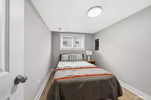 8541 S Givins Ct, Chicago, IL 60620 - Photo 14