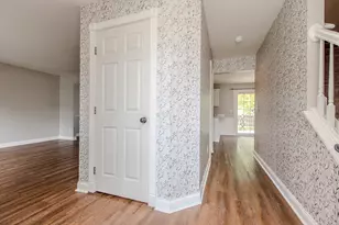 1506 Donegal Dr, Normal, IL 61761 - Photo 2