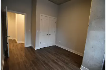 3833 N Broadway Street #317, Chicago, IL 60613 - Photo 8