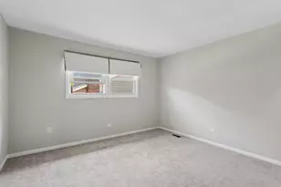 2214 Hamilton Ln, Darien, IL 60561 - Photo 14