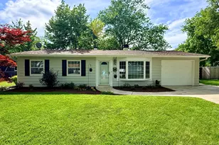 99 Circle Dr E, Montgomery, IL 60538 - Photo 1