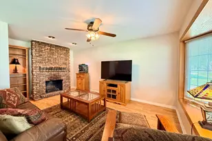 99 Circle Dr E, Montgomery, IL 60538 - Photo 12