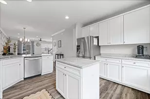 300 Lionel Dr, Grayslake, IL 60030 - Photo 8