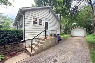 1025 Kendall St, Geneva, IL 60134 - Photo 2