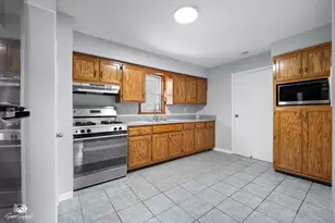 116 N Hickory St, Joliet, IL 60435 - Photo 8