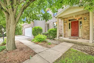 2701 Summerhill Ln, Champaign, IL 61822 - Photo 2