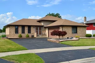 2926 195th St, Lynwood, IL 60411 - Photo 1