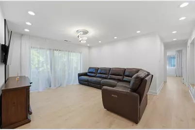 1251 Williamsburg Drive #D2, Schaumburg, IL 60193 - Photo 8