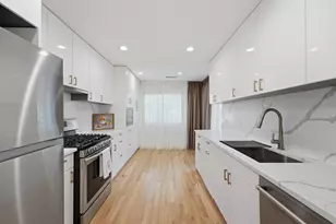 1251 Williamsburg Dr, Schaumburg, IL 60193 - Photo 6