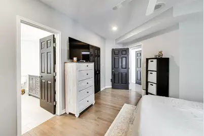 308 W Evergreen Avenue #2, Chicago, IL 60610 - Photo 12