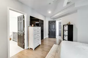 308 W Evergreen Ave, Chicago, IL 60610 - Photo 12