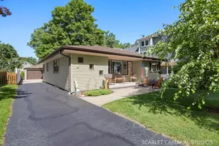 348 S Chase Ave, Lombard, IL 60148 - Photo 2